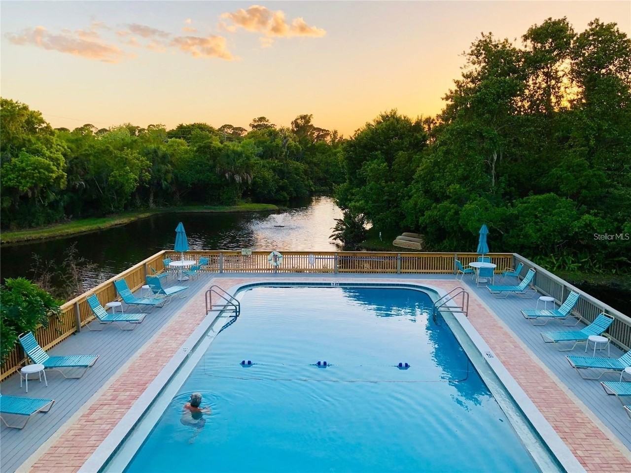 101 Woodland Pl - Photo 3 of 35