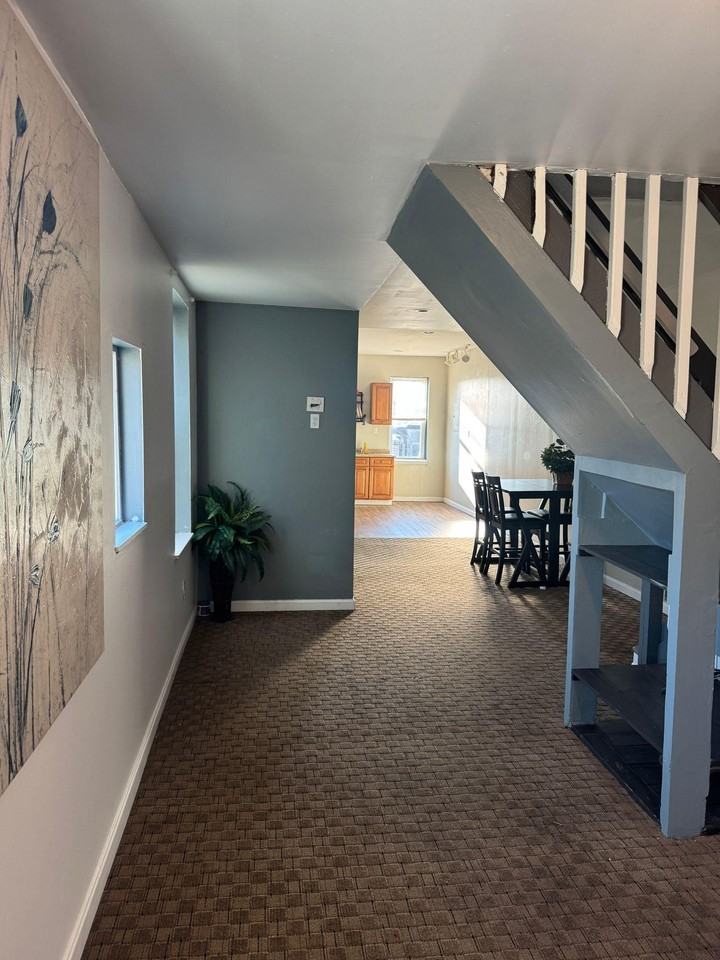 N Monroe St - Photo 4 of 9