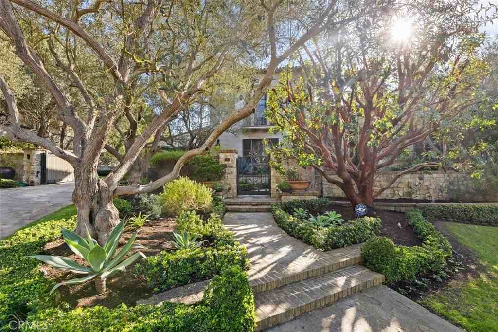 16 Shore Walk - Photo 2 of 50