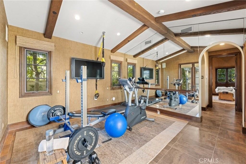 16 Shore Walk - Photo 7 of 50