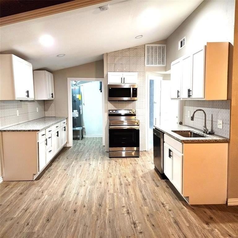 142 Andrea St #B - Photo 7 of 22