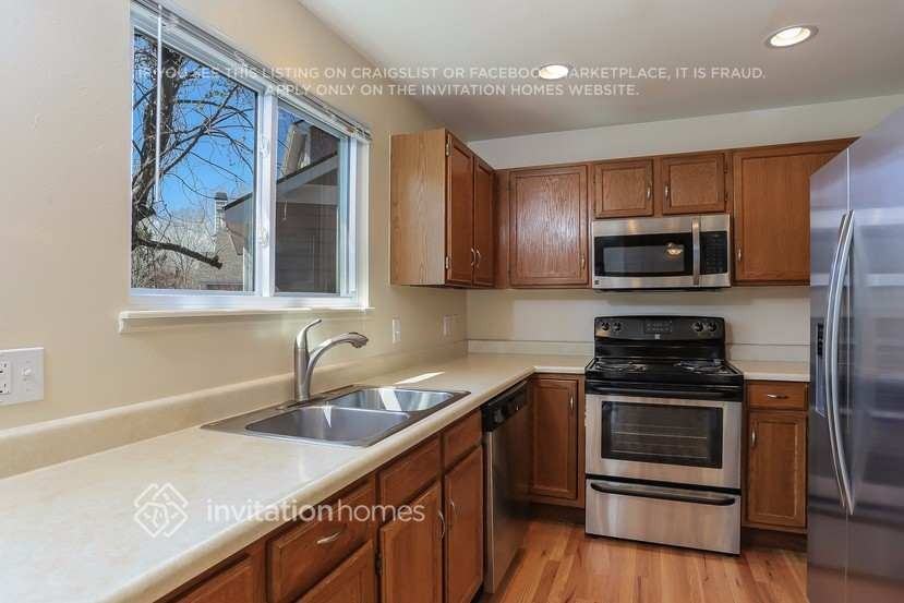 12438 W 84th Dr - Photo 6 of 23