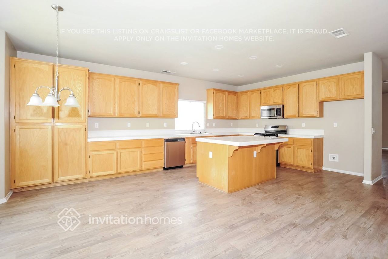 4208 Sungate Dr - Photo 6 of 18