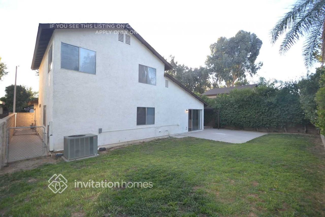 25409 Via Labrada - Photo 3 of 5