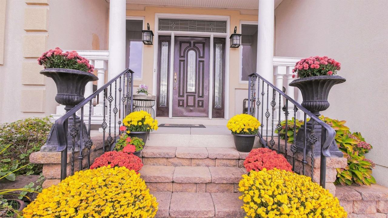 713 North Jerome Avenue - Photo 2 of 50