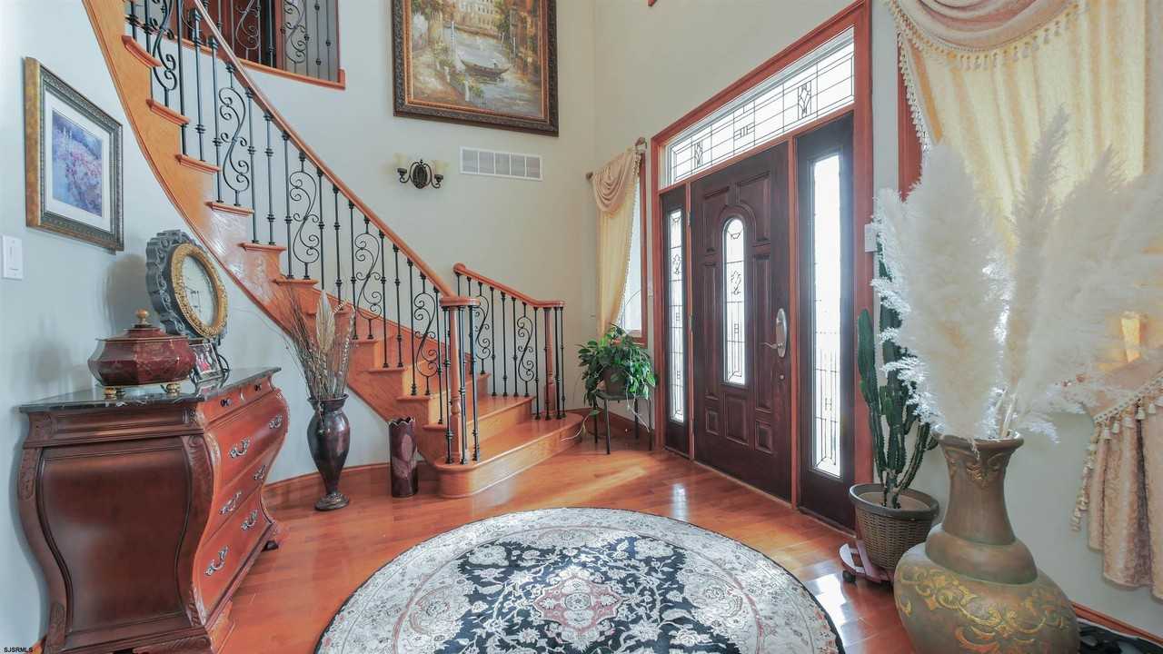 713 North Jerome Avenue - Photo 4 of 50