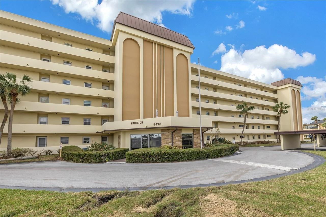 4650 Cove Cir - Photo 2 of 33