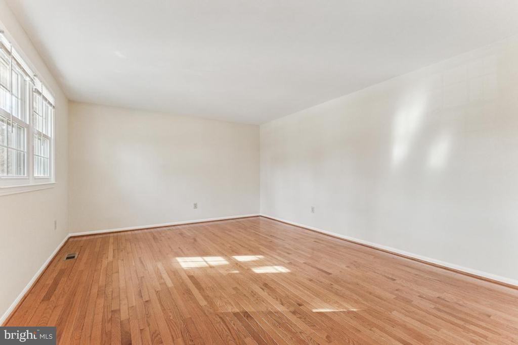 10427 Collingham Dr - Photo 3 of 28