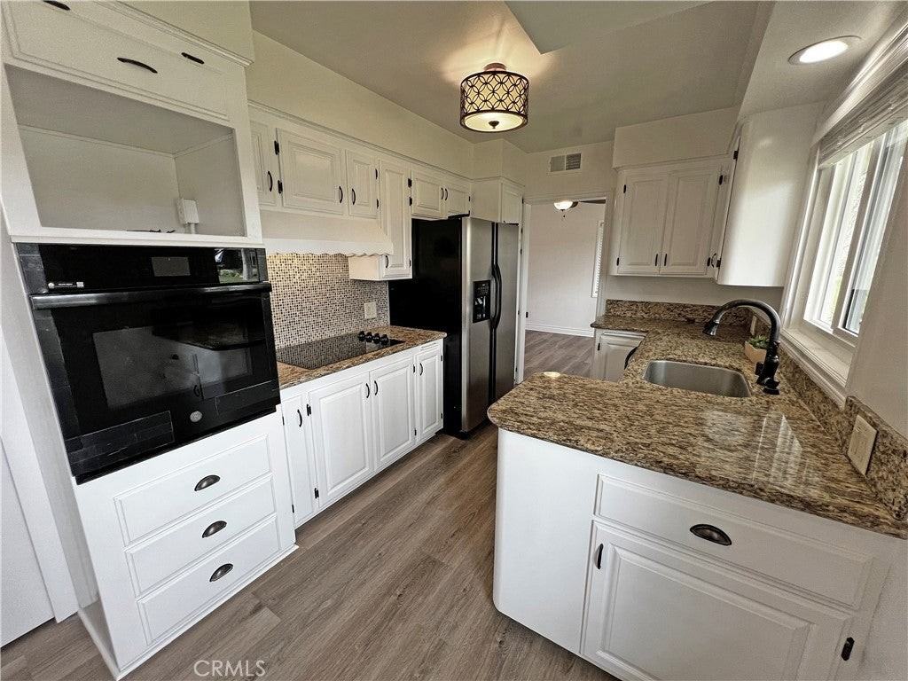 1423 N 1st Ave - Photo 4 of 36