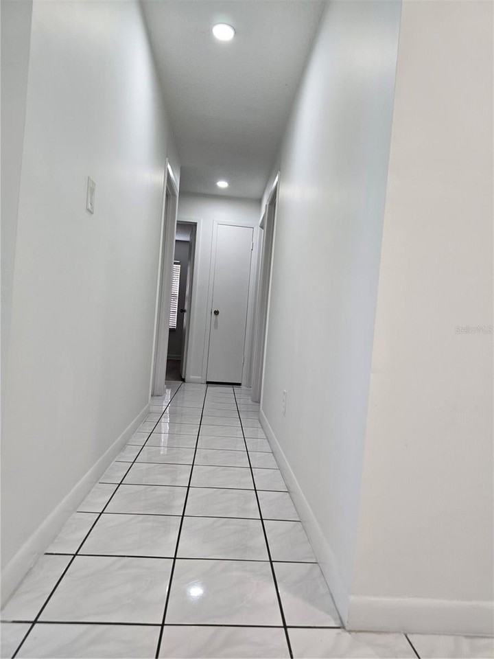 5505 Nokomis Cir - Photo 4 of 17