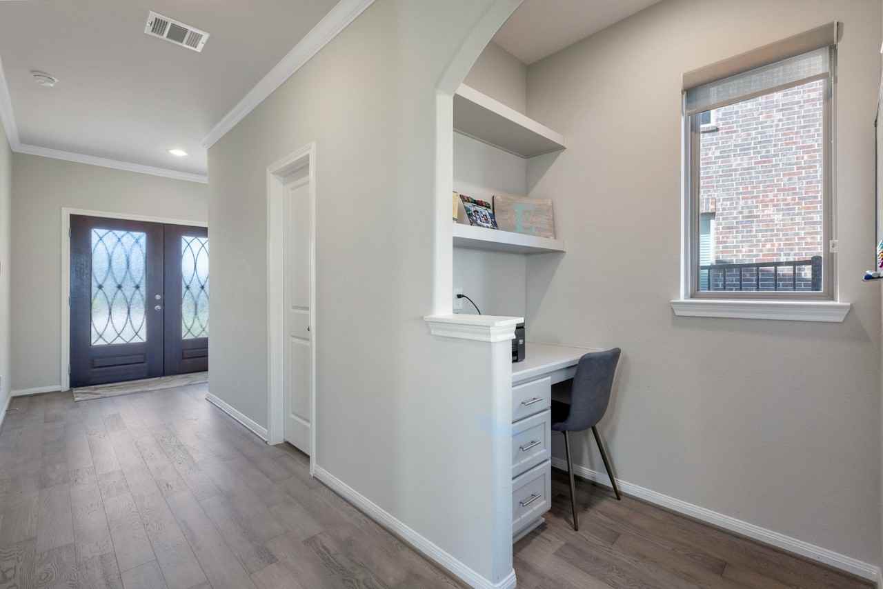 15782 Cairnwell Bend Dr - Photo 2 of 22