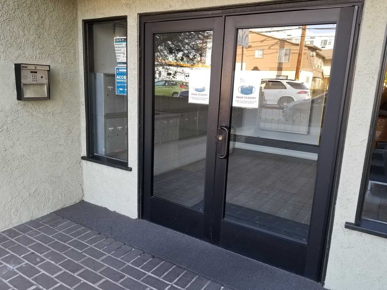 Moorpark St - Photo 4 of 32