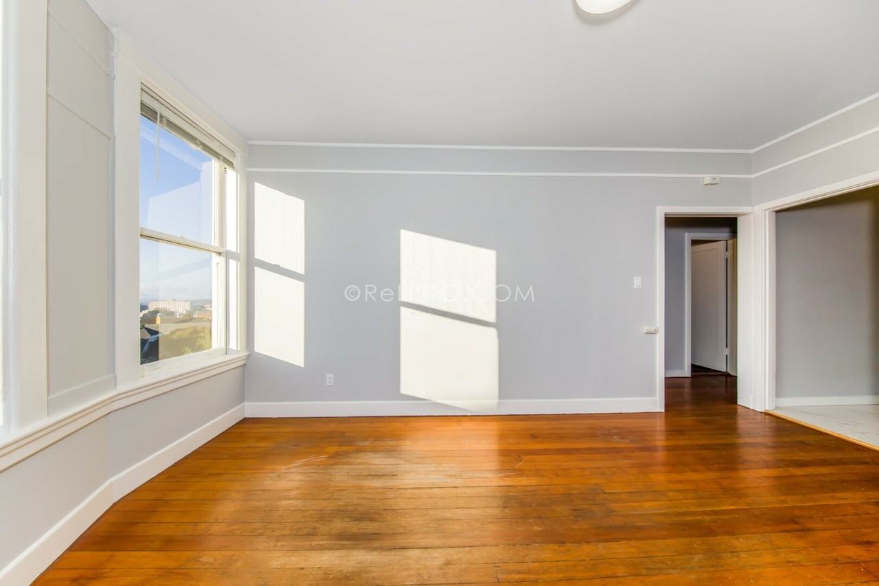 1019 Ashbury St #3 - Photo 4 of 22