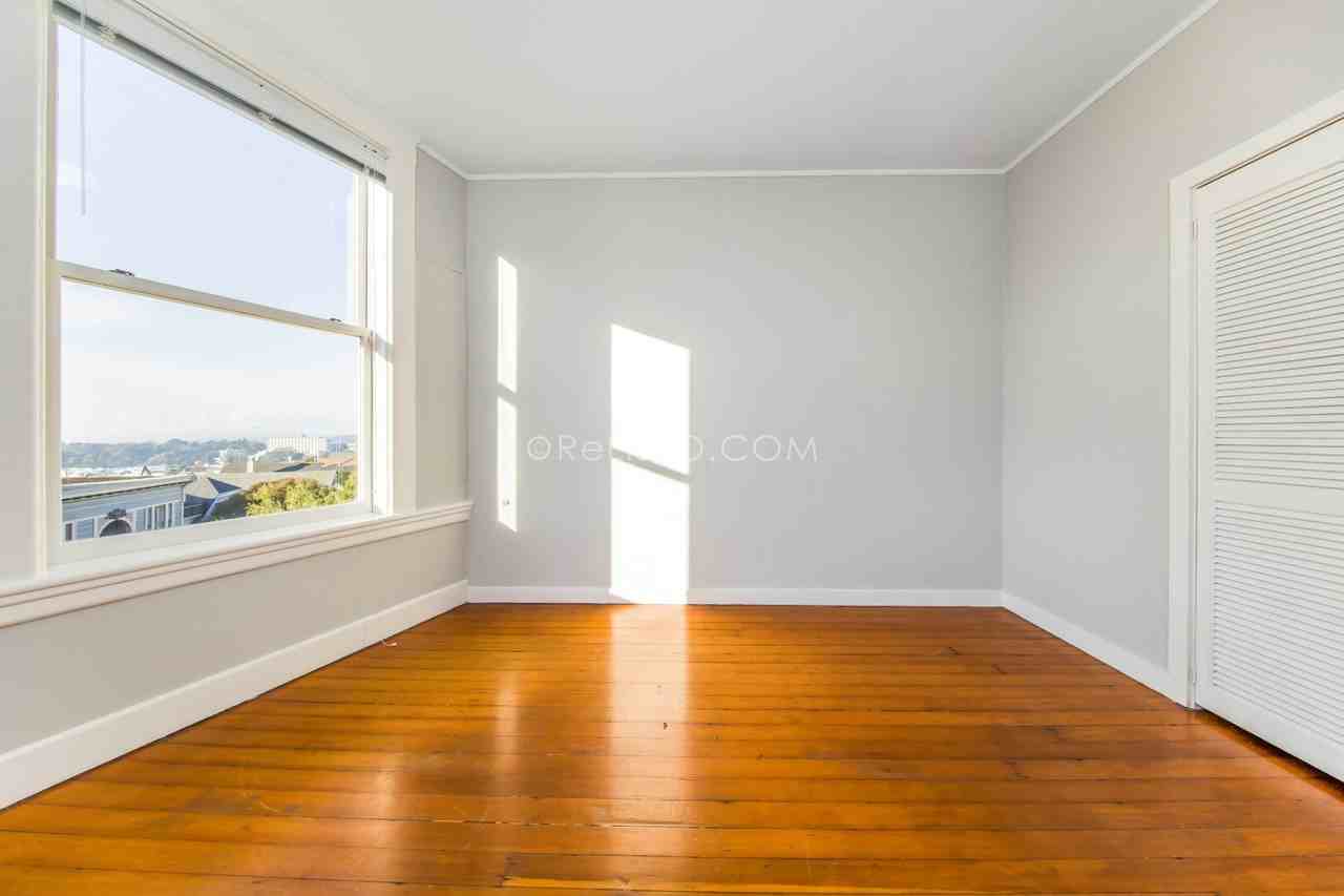 1019 Ashbury St #3 - Photo 7 of 22