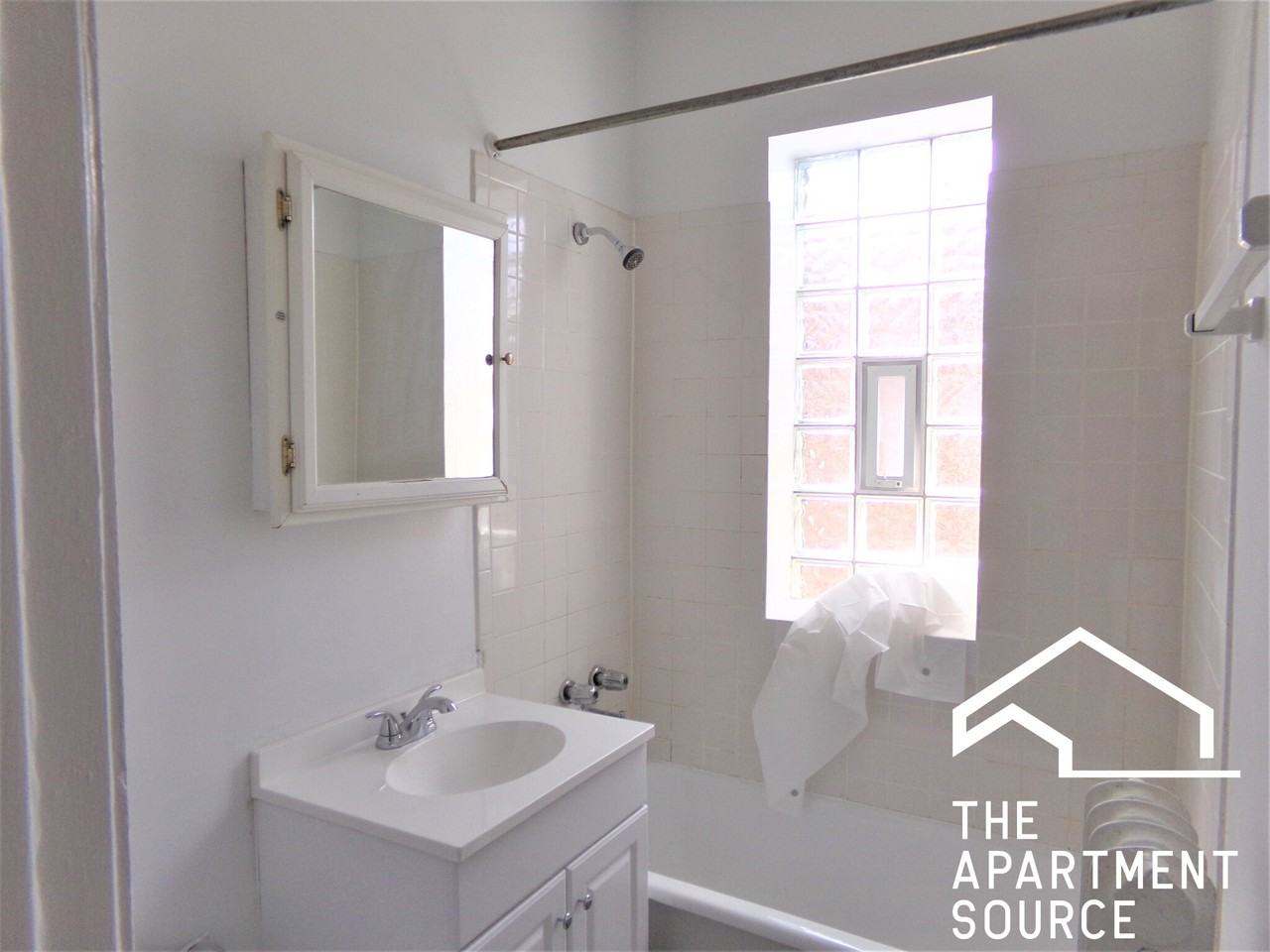 6916 N Lakewood Ave #409 - Photo 4 of 5