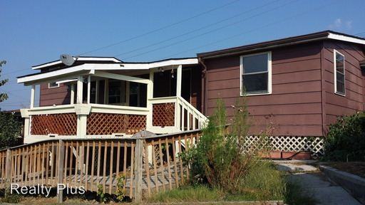 1505 Parrotts Chapel Rd - Photo 3 of 14