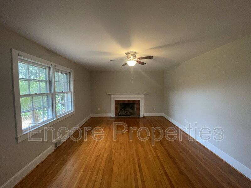 2032 N Main St - Photo 7 of 14