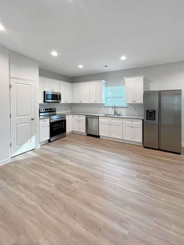 519 E Robinson St - Photo 2 of 15