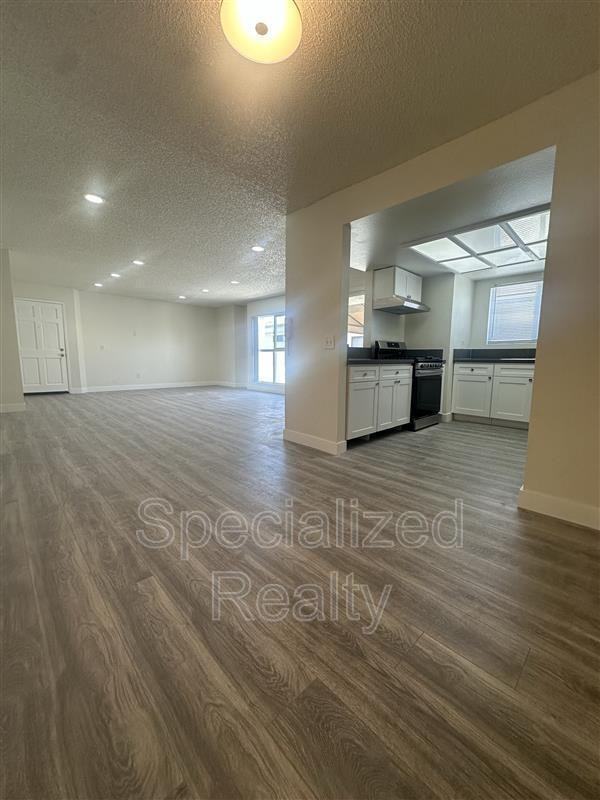 328 E Providencia Ave #202H - Photo 5 of 14