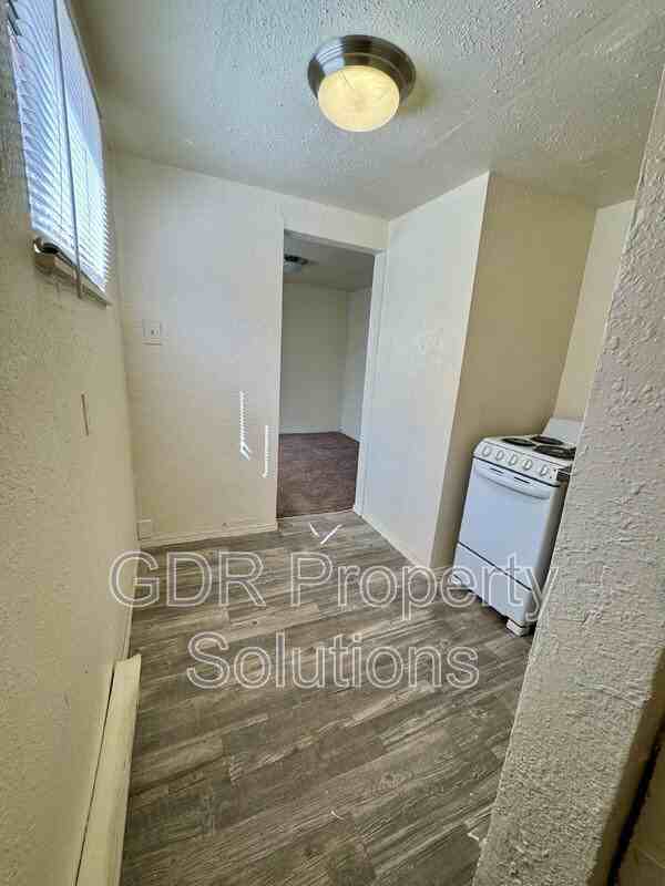 304 Texas St Ne - Photo 2 of 10