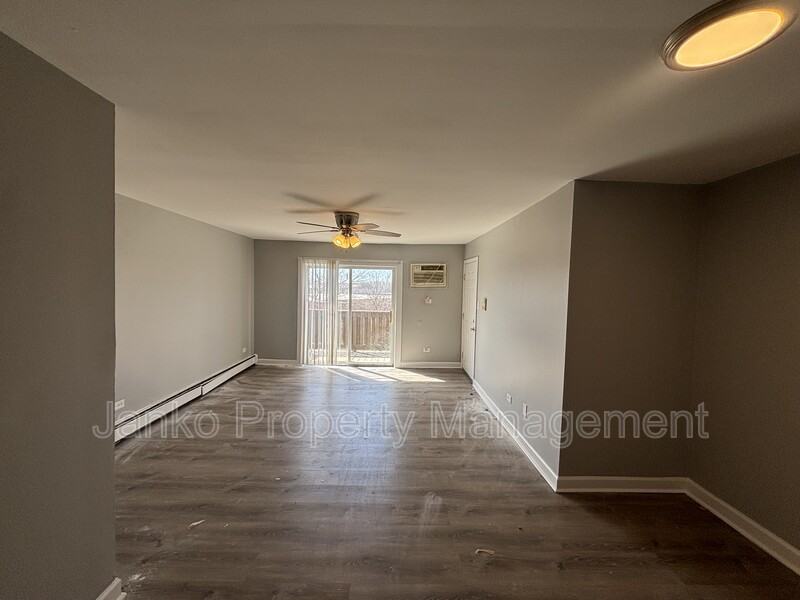 21907 Jeffrey Ave #3B - Photo 3 of 6