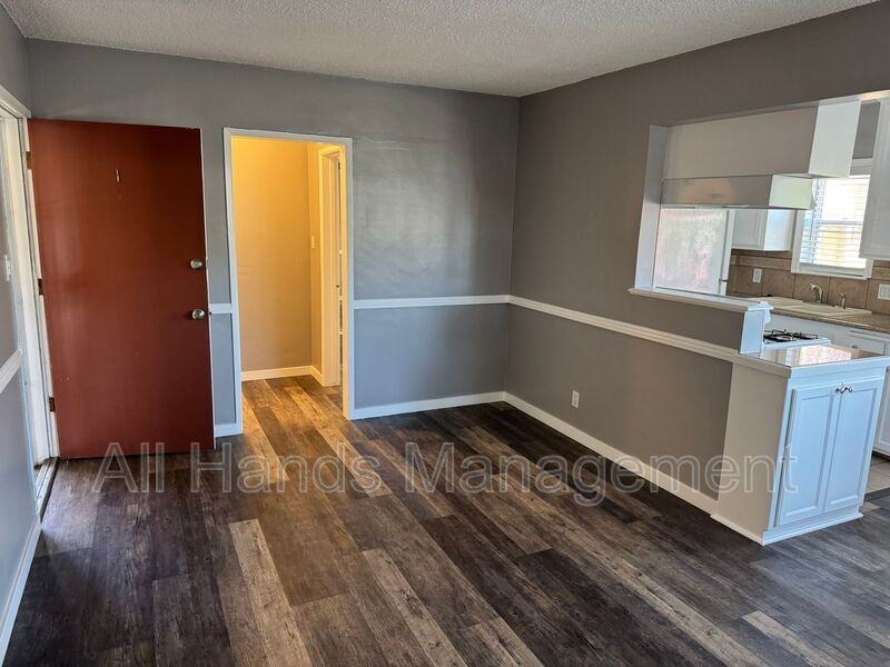 231 Loma Ave #01 - Photo 2 of 10