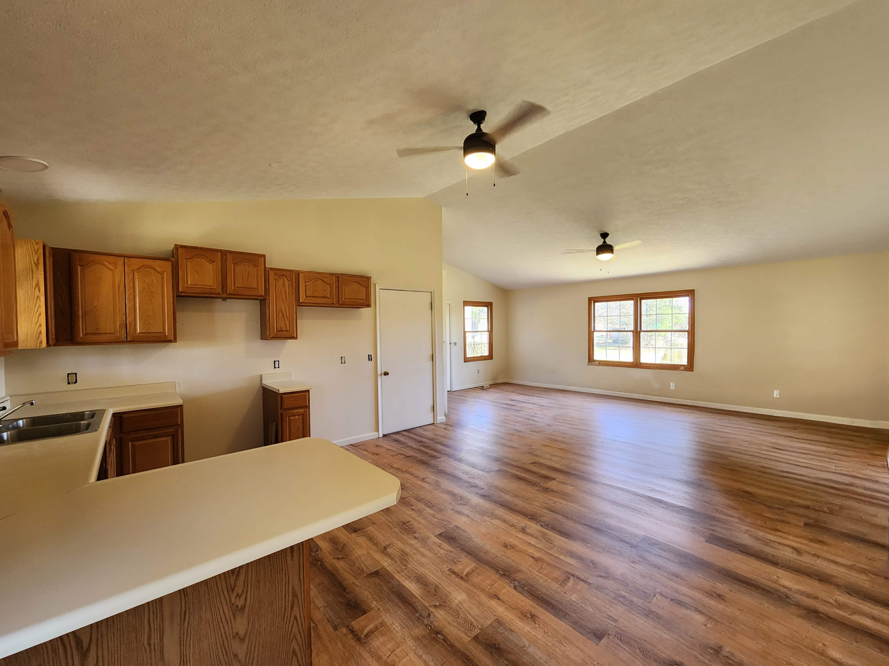 138 Voyage Dr #138 - Photo 2 of 8