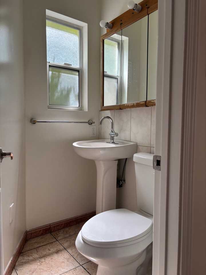 221 S Commonwealth Ave - Photo 6 of 24