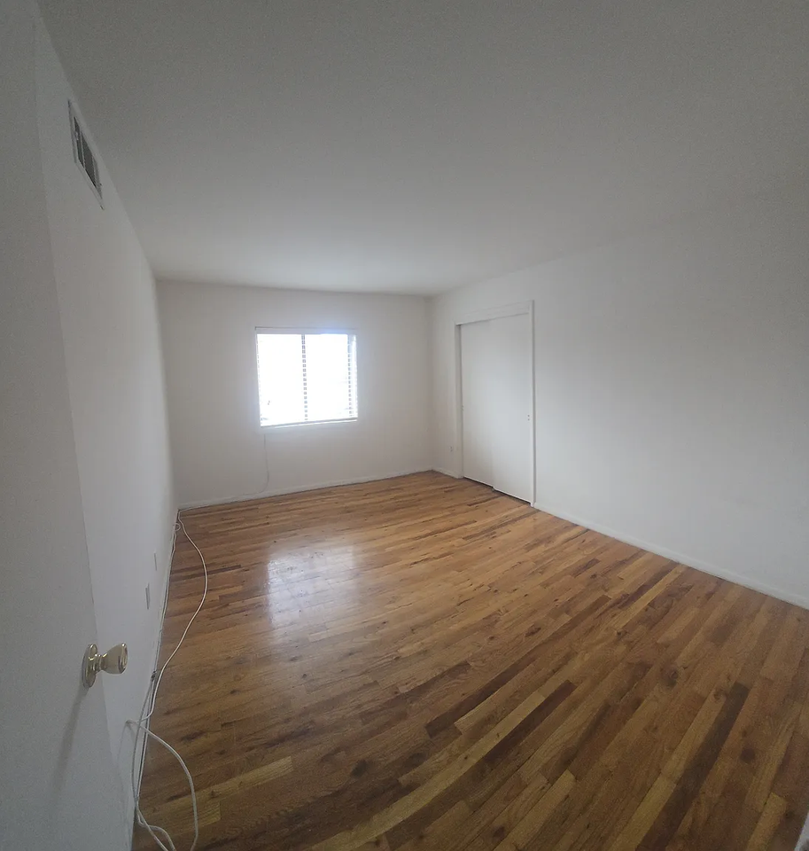 33 Bay Ter #1A - Photo 3 of 9