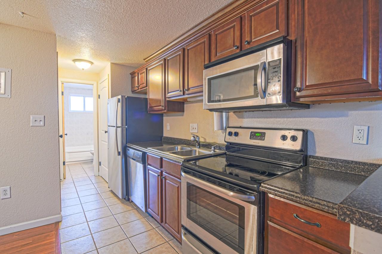 41 S Lincoln St - Photo 2 of 14