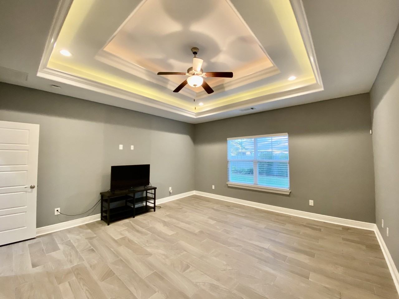 5468 Dallas Ct - Photo 5 of 32
