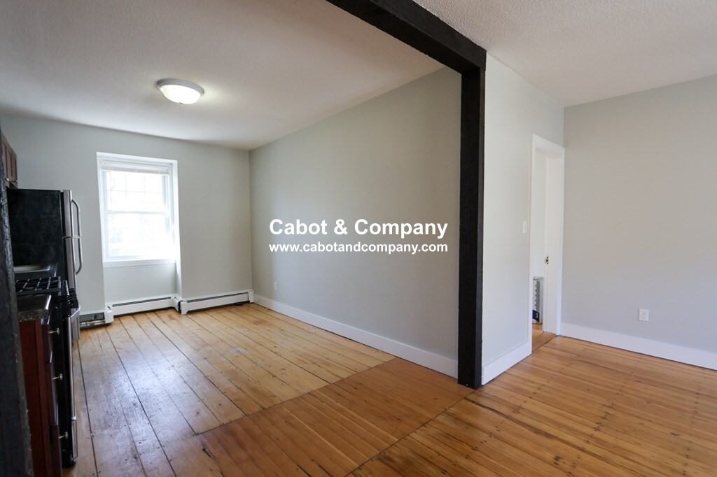 20 Roberts St #5 - Photo 4 of 9