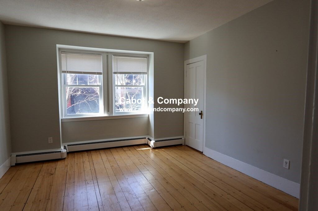 20 Roberts St #5 - Photo 6 of 9