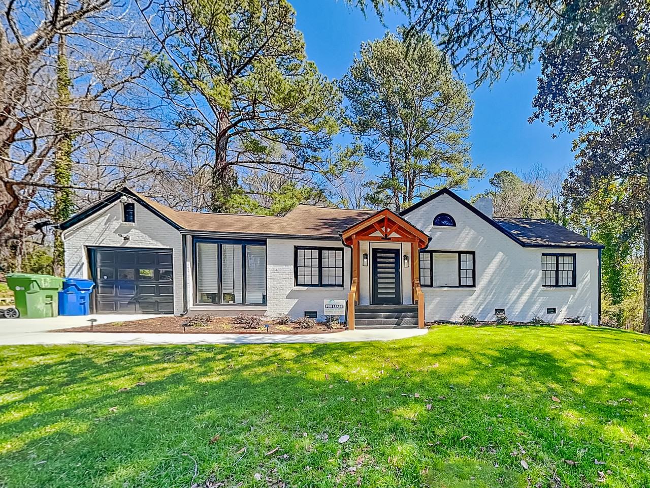 1164 Lynhurst Dr Sw - Photo 2 of 17