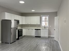featured image of 40 Fowler St #2