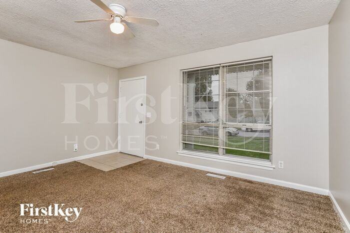 4816 Tall Tree Ln - Photo 3 of 15