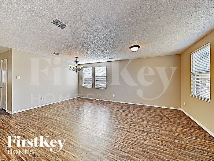 8403 Plantain Ct - Photo 3 of 15