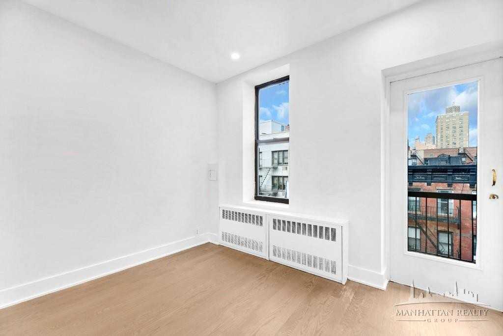 E 25th St #6C - Photo 2 of 6