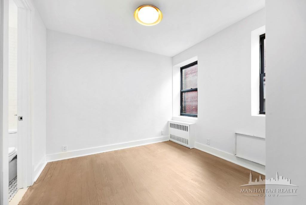 East 25th Street #6C - Photo 5 of 6