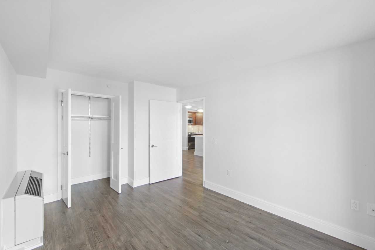 E 91st St #0307 - Photo 6 of 13