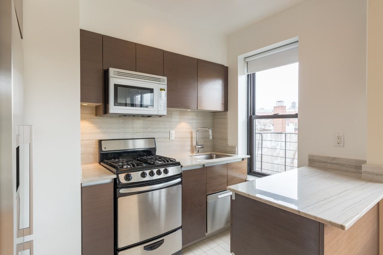 Downing St #006U - Photo 2 of 4