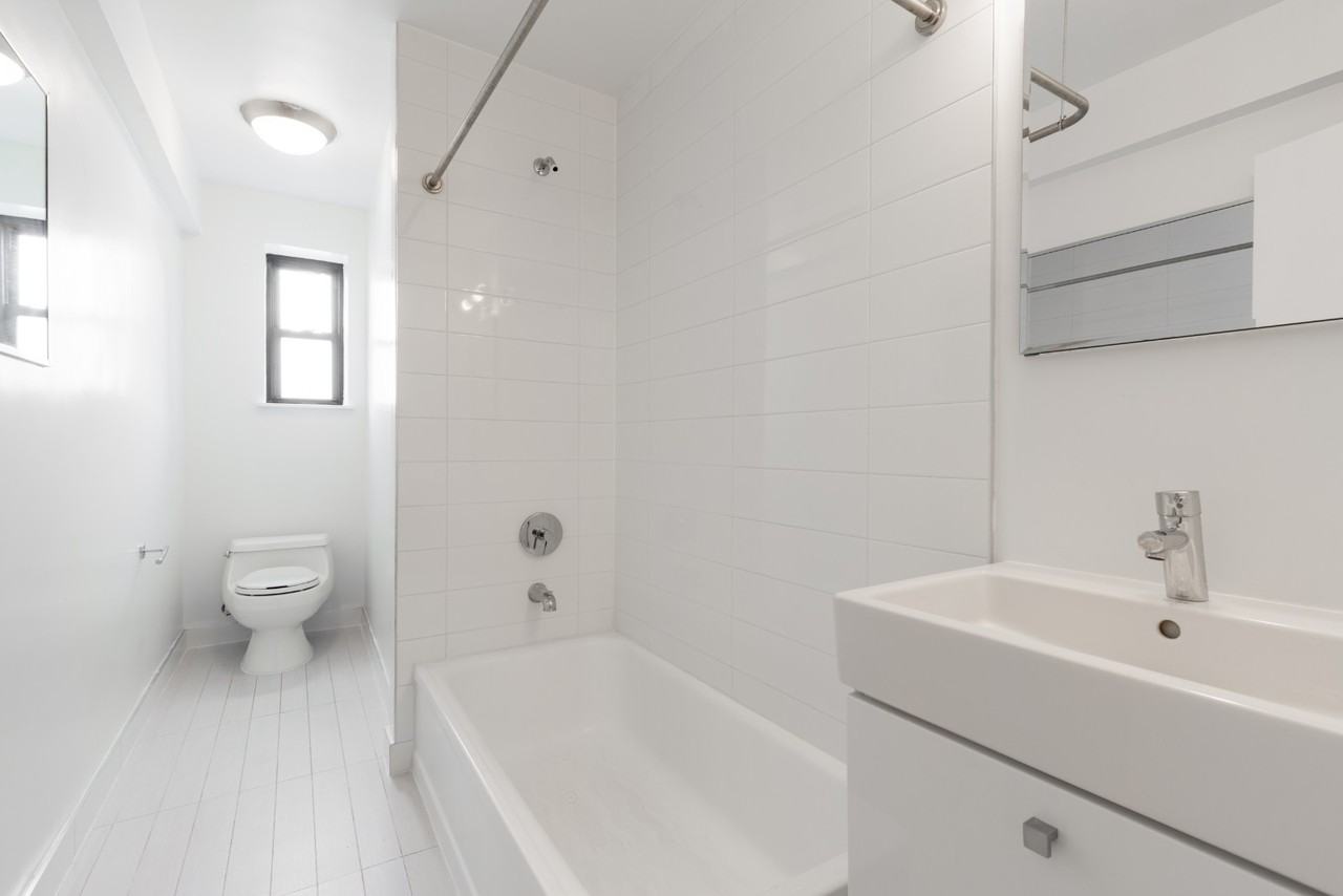 Downing St #006U - Photo 4 of 4