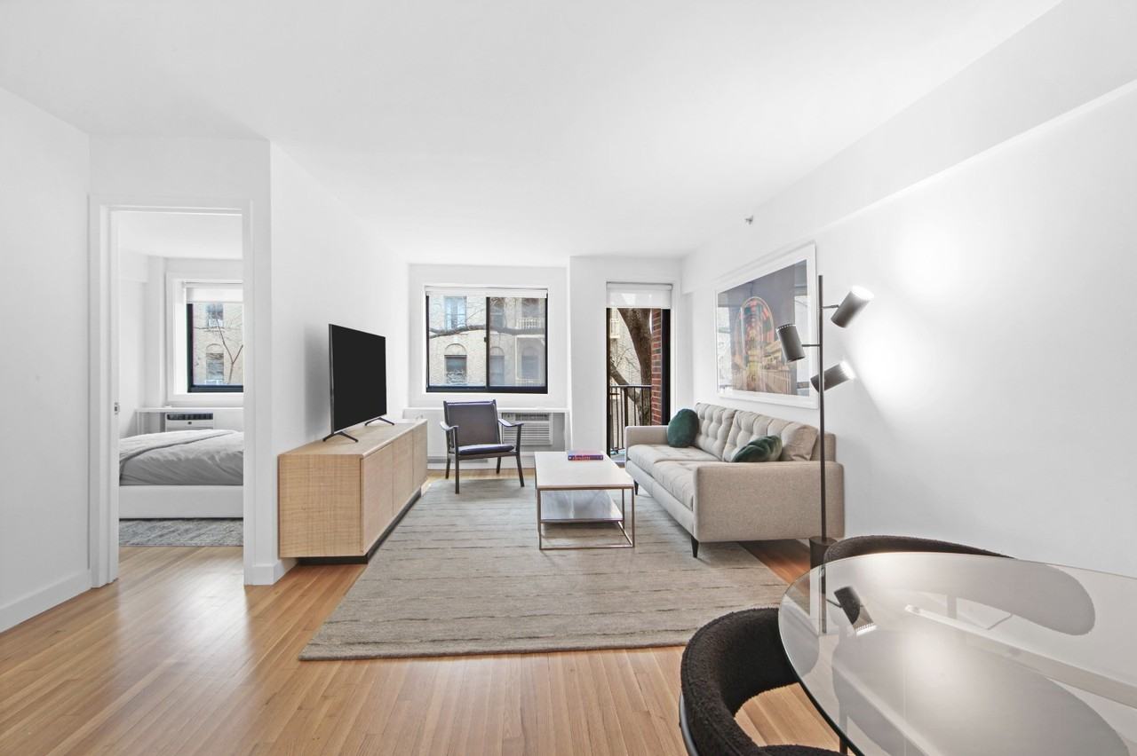 W 15th St #220 - Photo 5 of 8