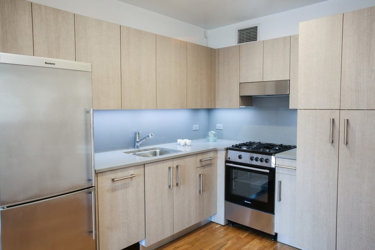 W 15th St #306 - Photo 3 of 5