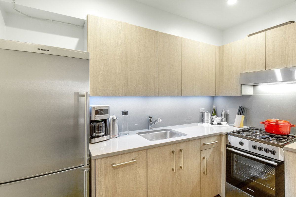 W 15th St #621 - Photo 4 of 6