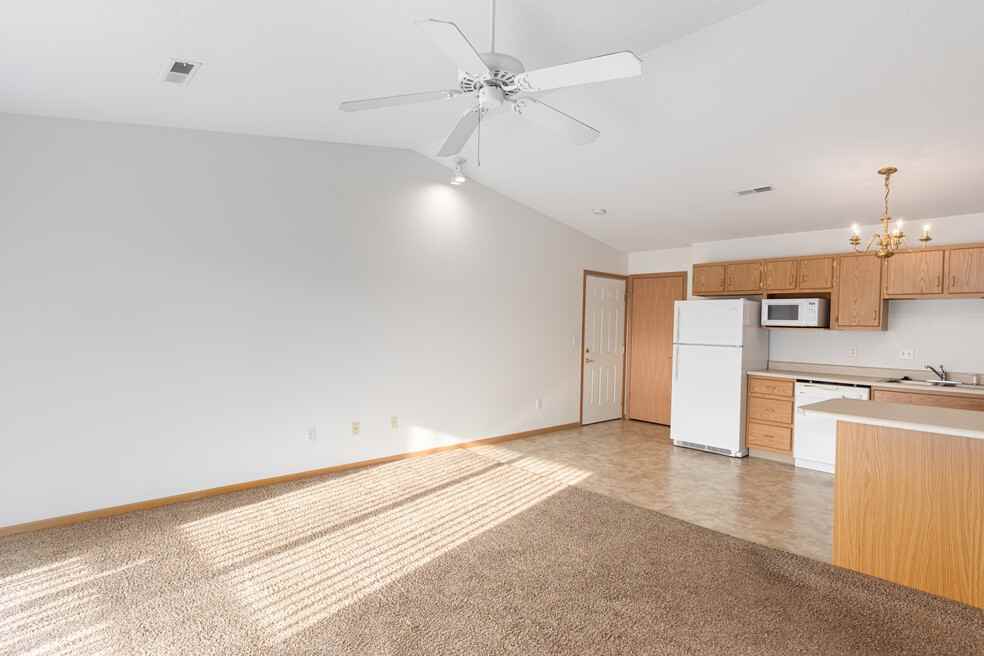 Washington Estates - Photo 3 of 17