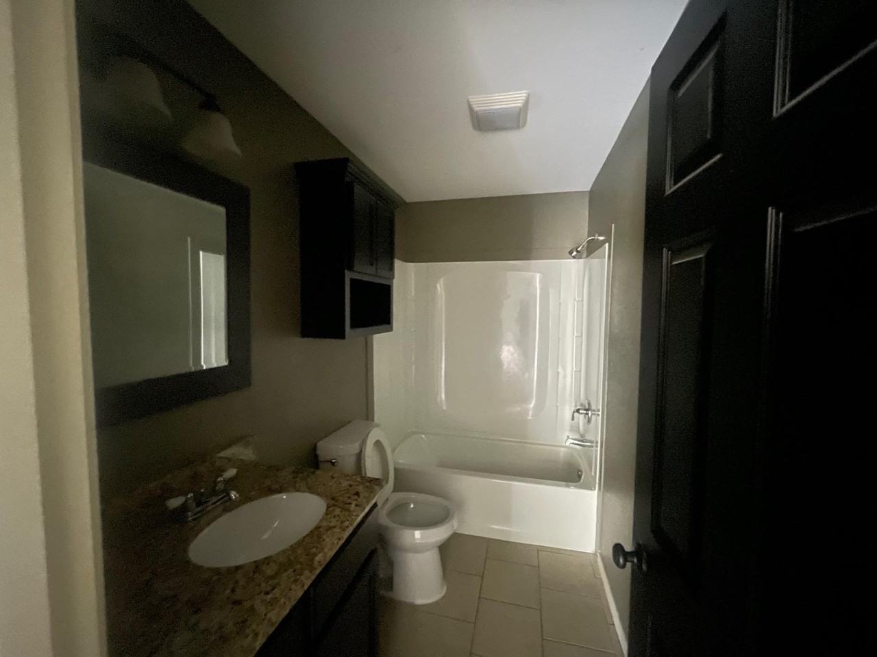 708 W Mims St - Photo 2 of 9