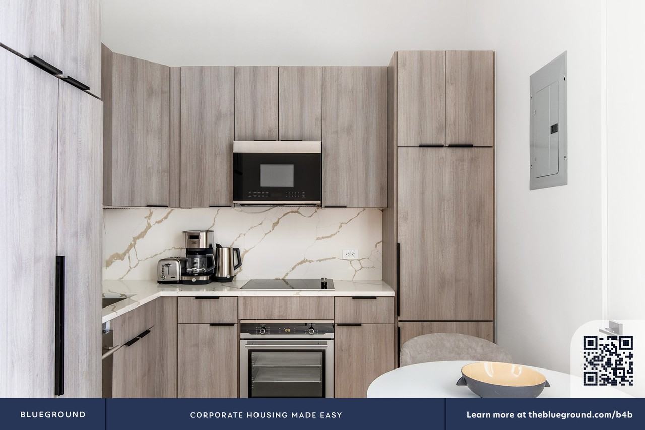 230 W 72nd St #1300 - Photo 5 of 18