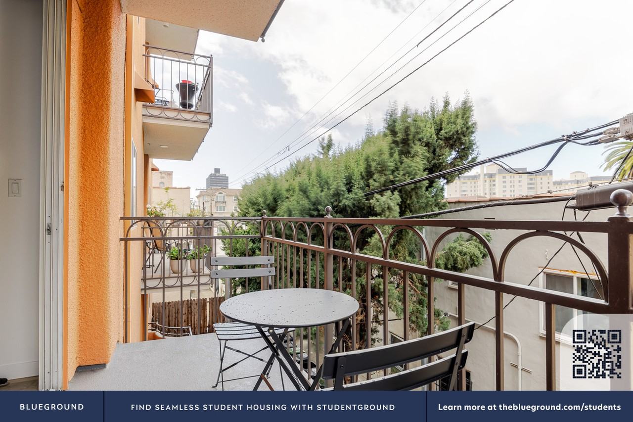 345 Cloverdale Avenue - Photo 7 of 38