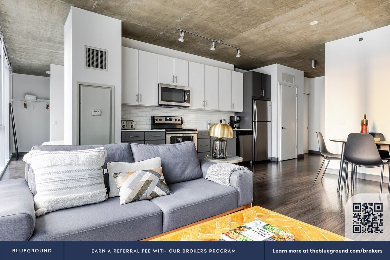 215 W Lake St #1203 - Photo 5 of 48